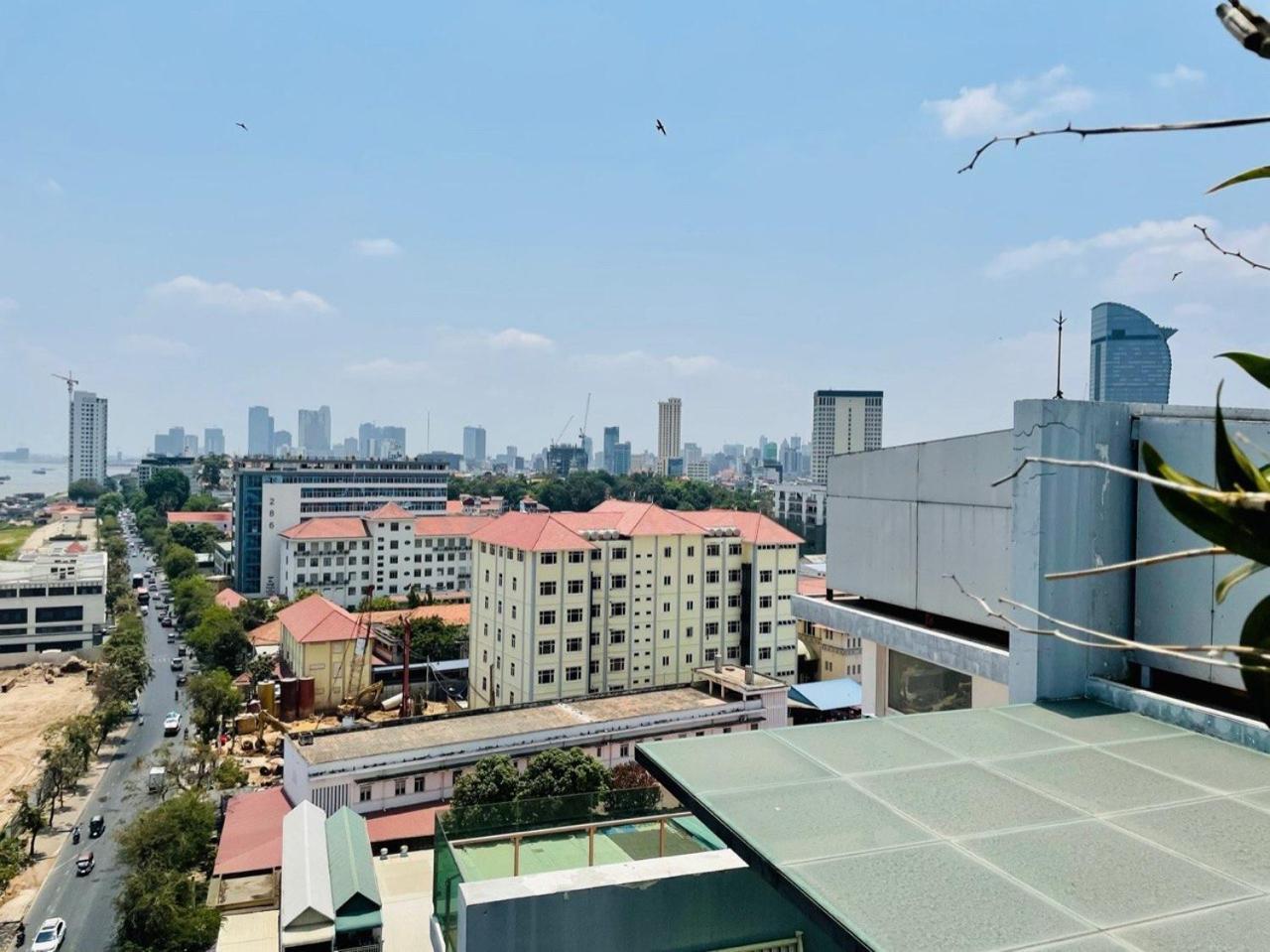 Lcs Hotel & Apartment Phnom Penh Exterior foto